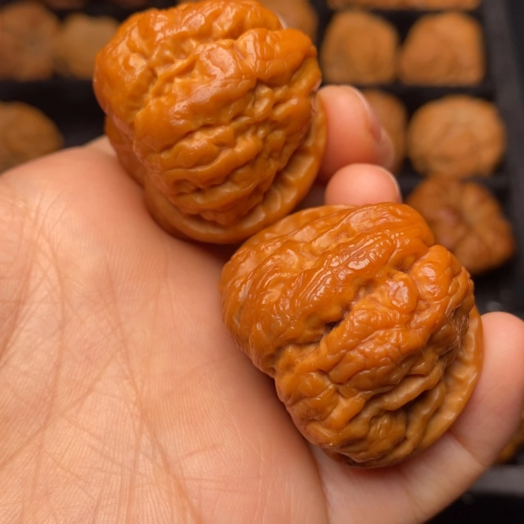 文玩核桃把件秦岭野生核桃