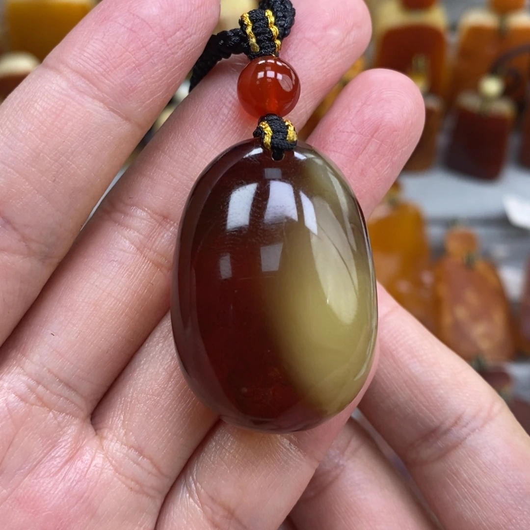 蜜蜡未镶嵌珠宝奇石