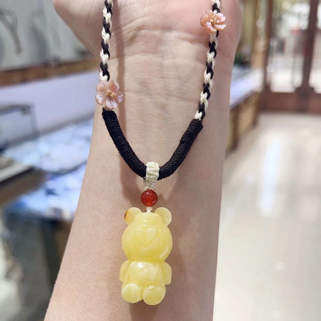 蜜蜡白花俏色小熊手工编织吊坠项链
