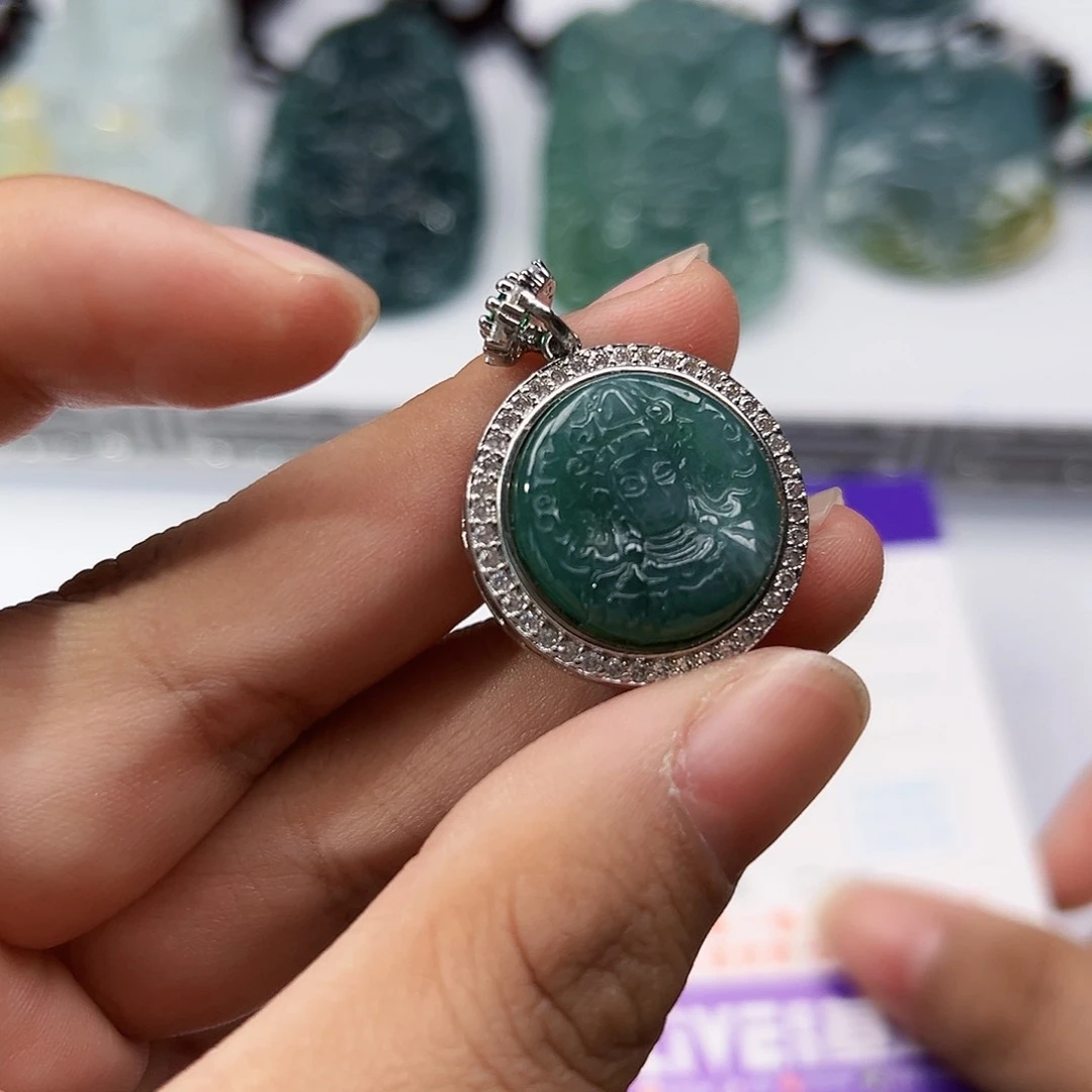 翡翠颈饰未镶嵌吊坠