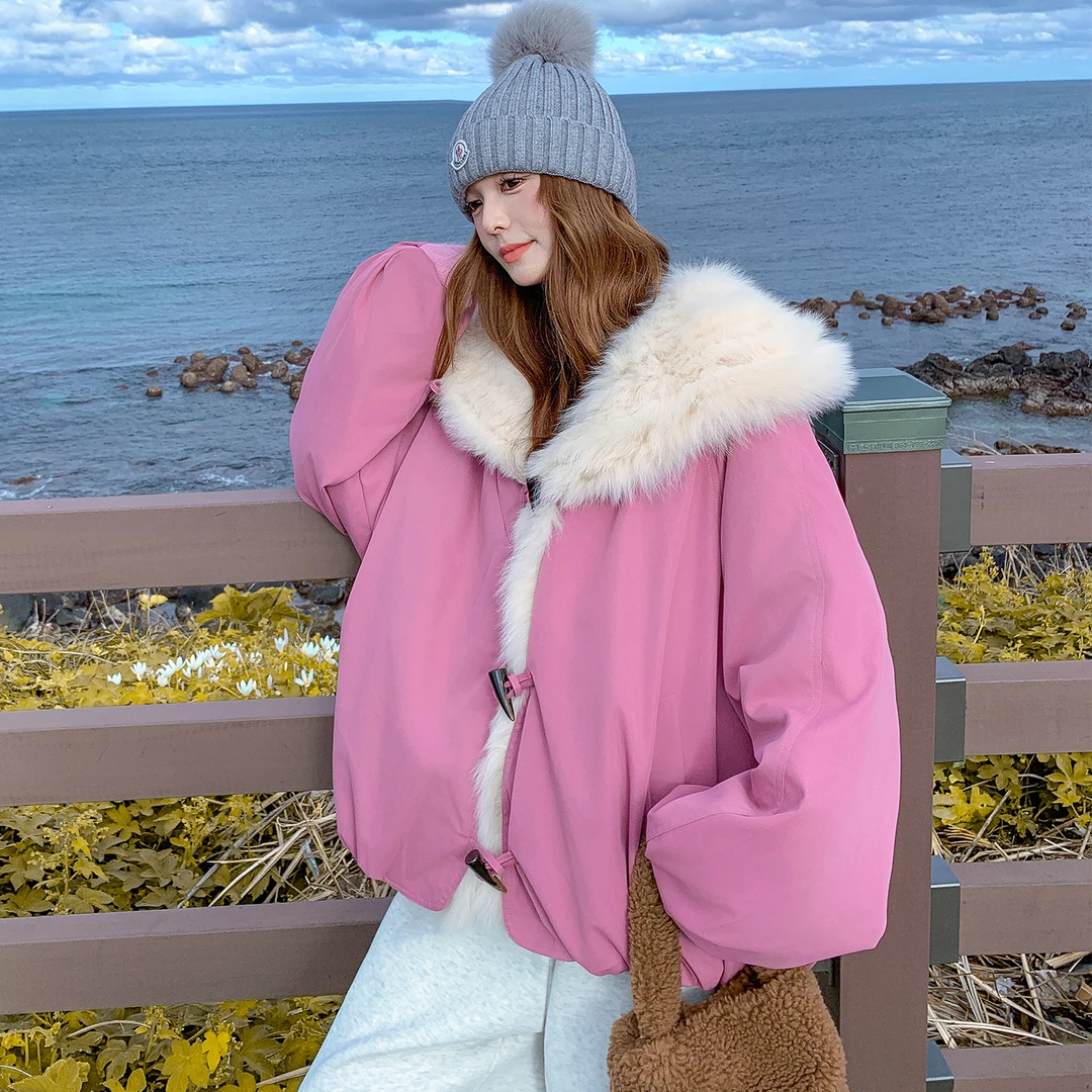 粉色大毛领连帽羽绒服女2025冬季新款巨好看90白鸭绒牛角扣厚外套
