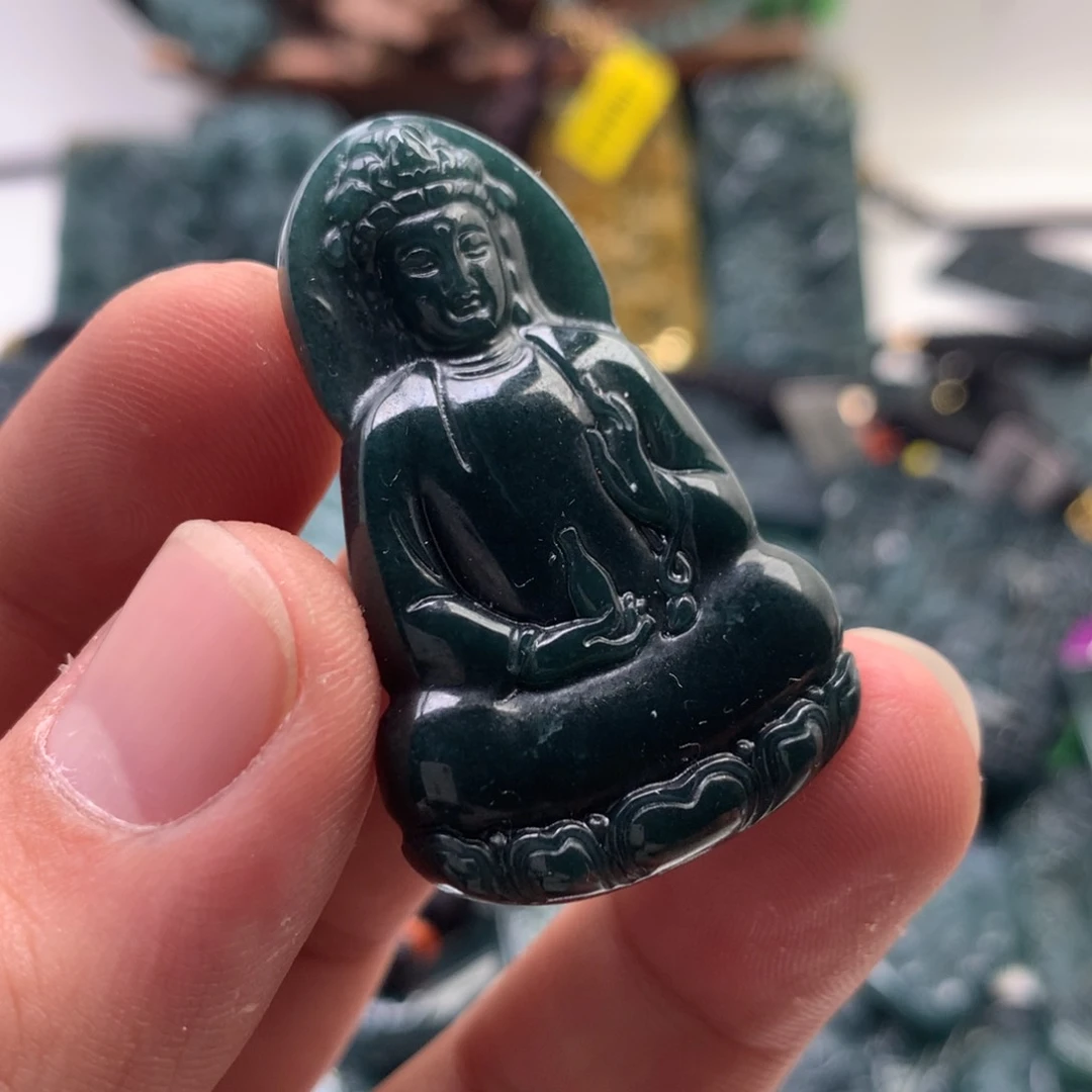 颈饰未镶嵌翡翠素衣