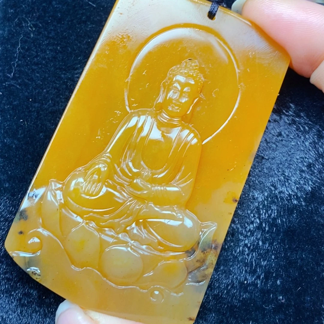 未镶嵌石英质玉（黄龙玉）颈饰
