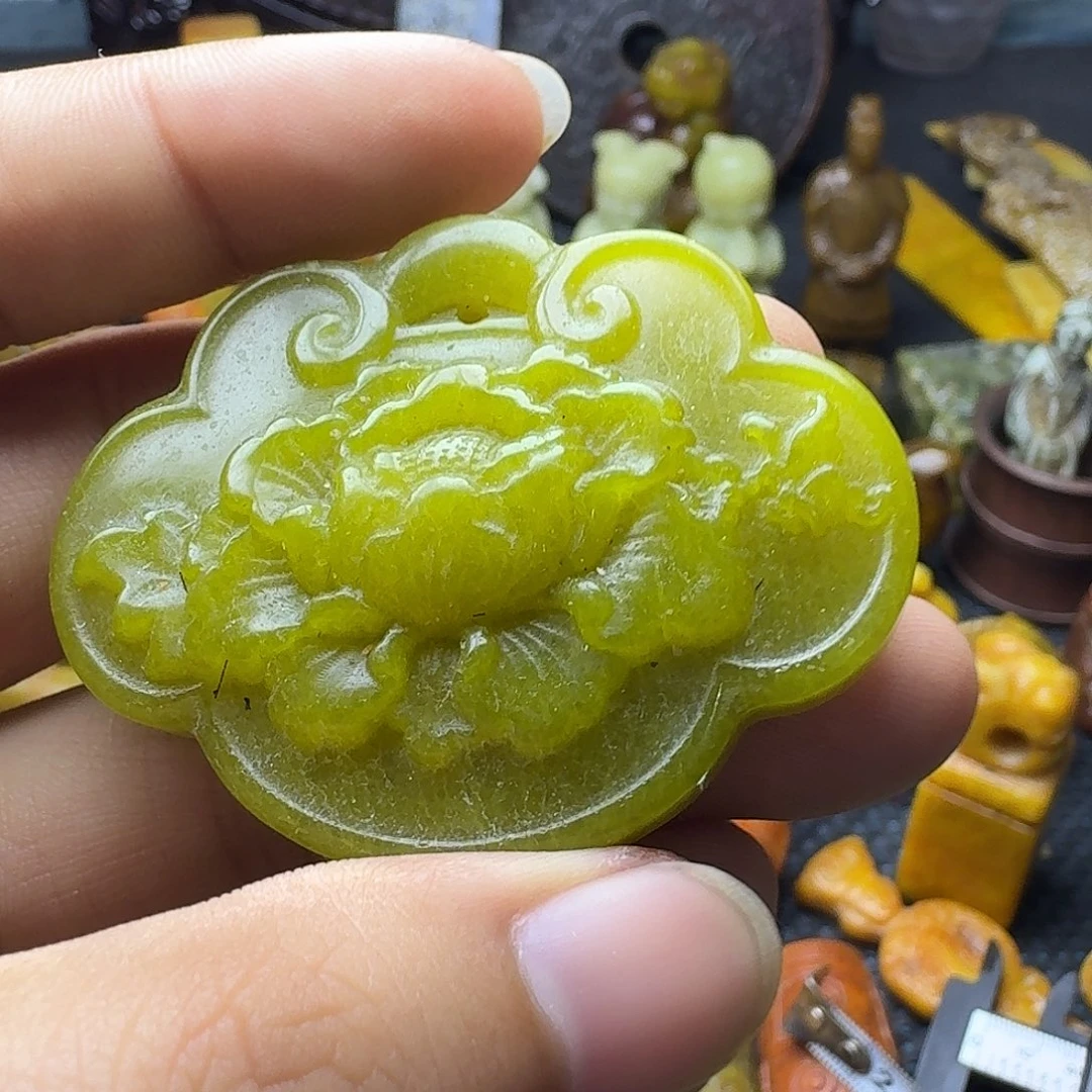 白玉菩提吊坠。。。