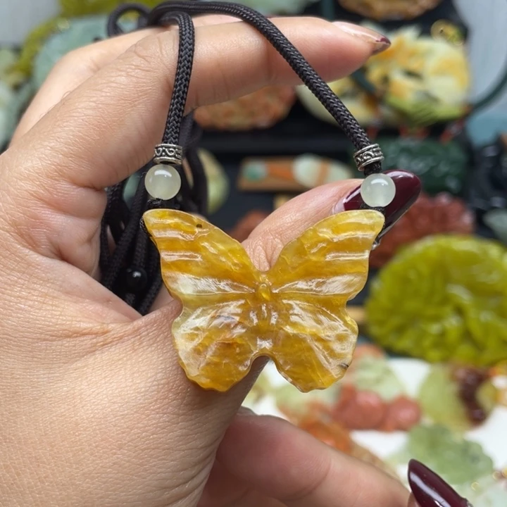 蛇纹石玉未镶嵌颈饰