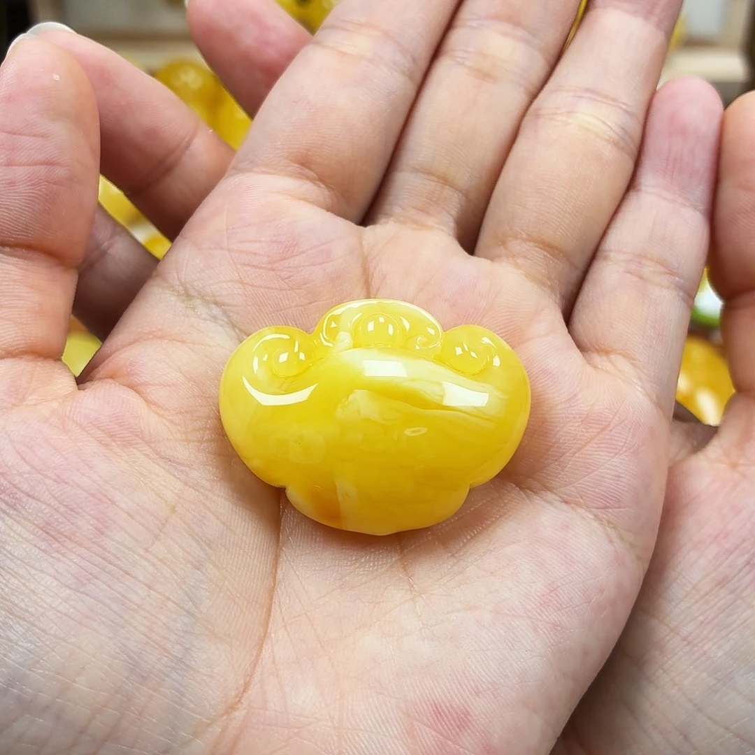 蜜蜡未镶嵌颈饰焦皮浓蜡妖花如意