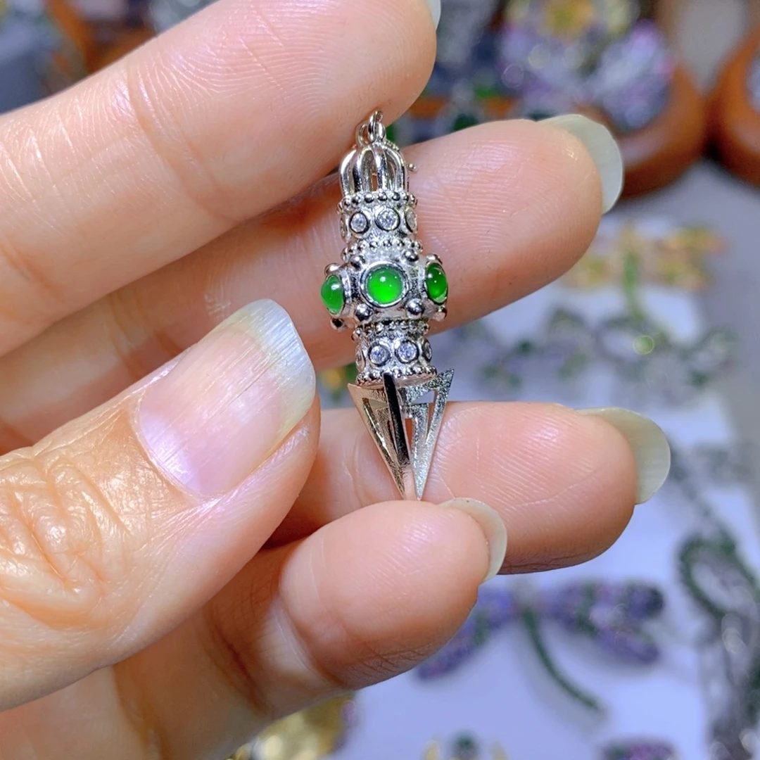 翡翠颈饰银S925镶嵌天然翡翠