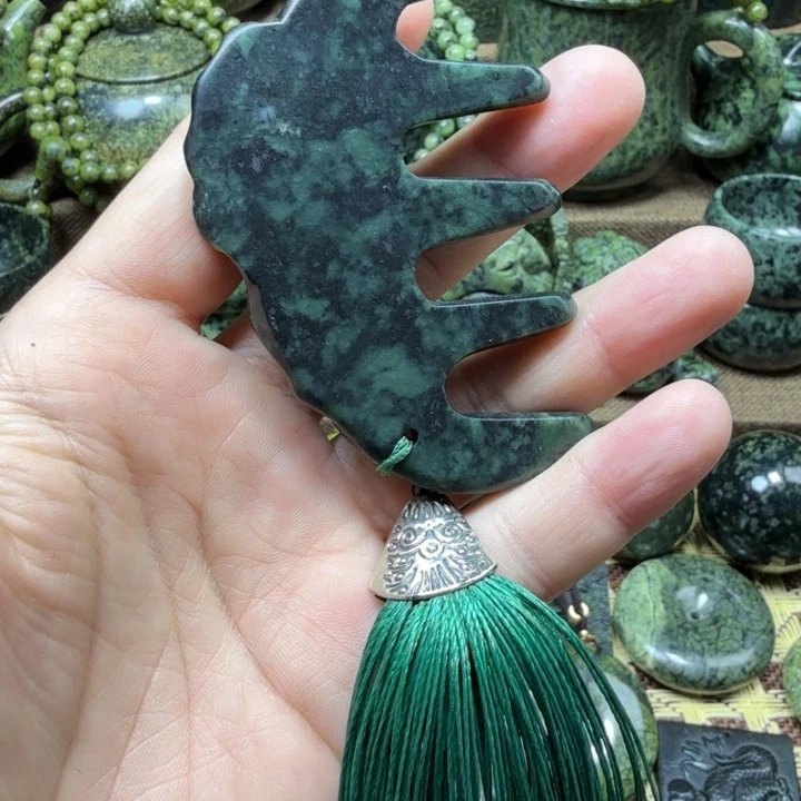 蛇纹石玉未镶嵌药王石能量养生产品