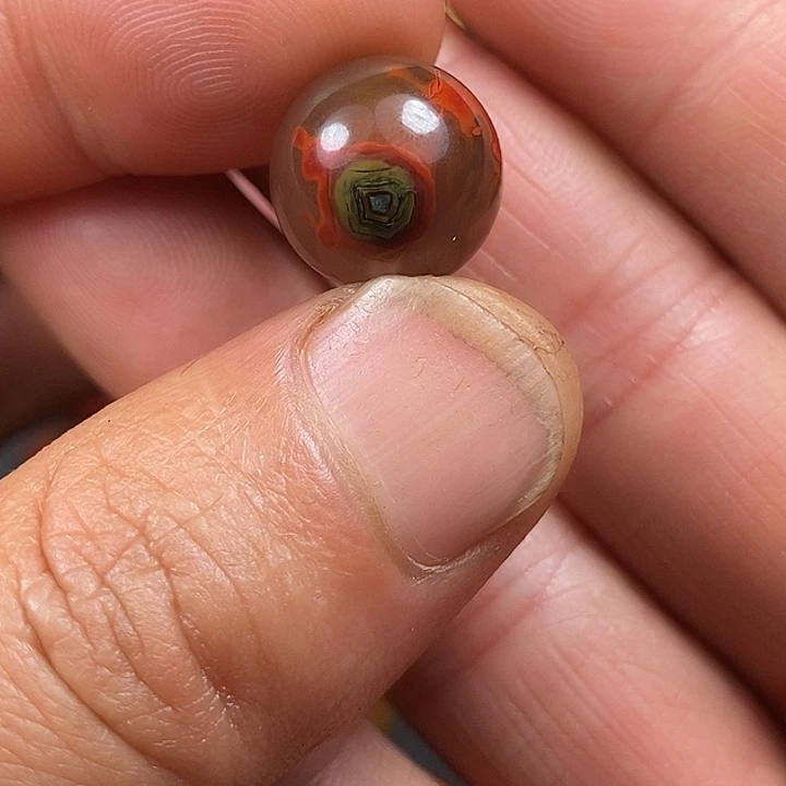 小***六未镶嵌南红玛瑙挂件