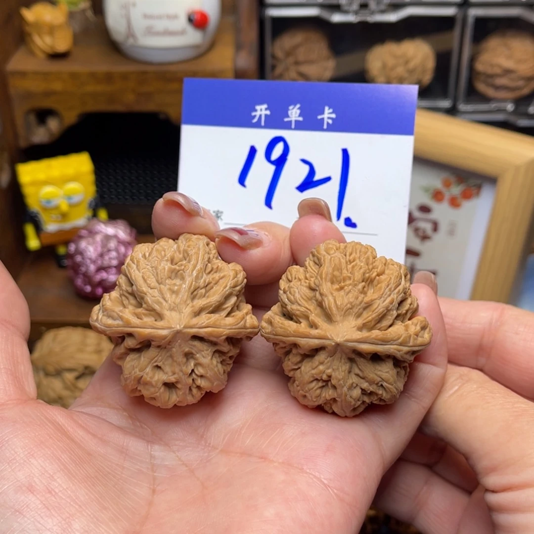 桃核把件大粗筋40李。  全