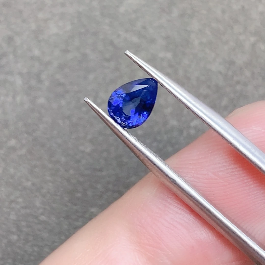 蓝宝石裸石未镶嵌0.98ct全净皇家蓝