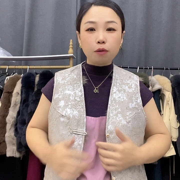 开**贝卡其皮草马甲小码