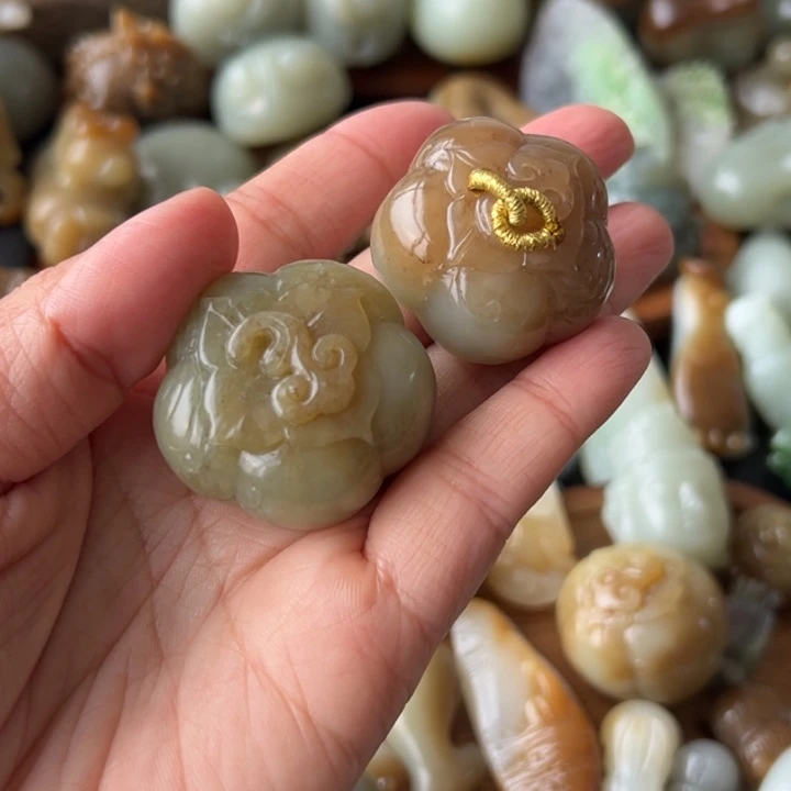 未镶嵌和田玉（糖玉）车挂阿**食