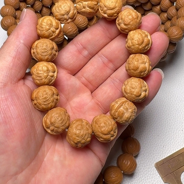 猴头核桃手串蝉王