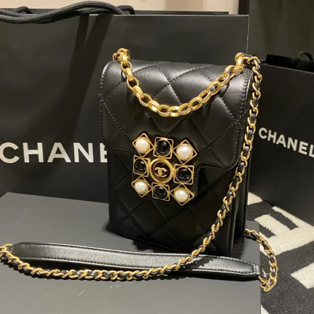 99新 Chanel/香奈儿 多多奢品/香奈儿黑金巴洛克宝石扣挎包/99新