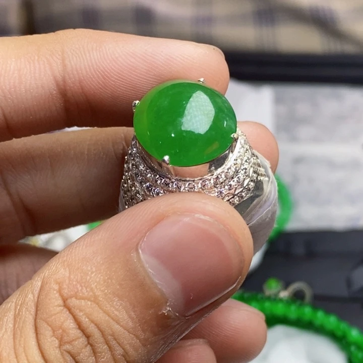 定制翡翠未镶嵌翡翠蛋面