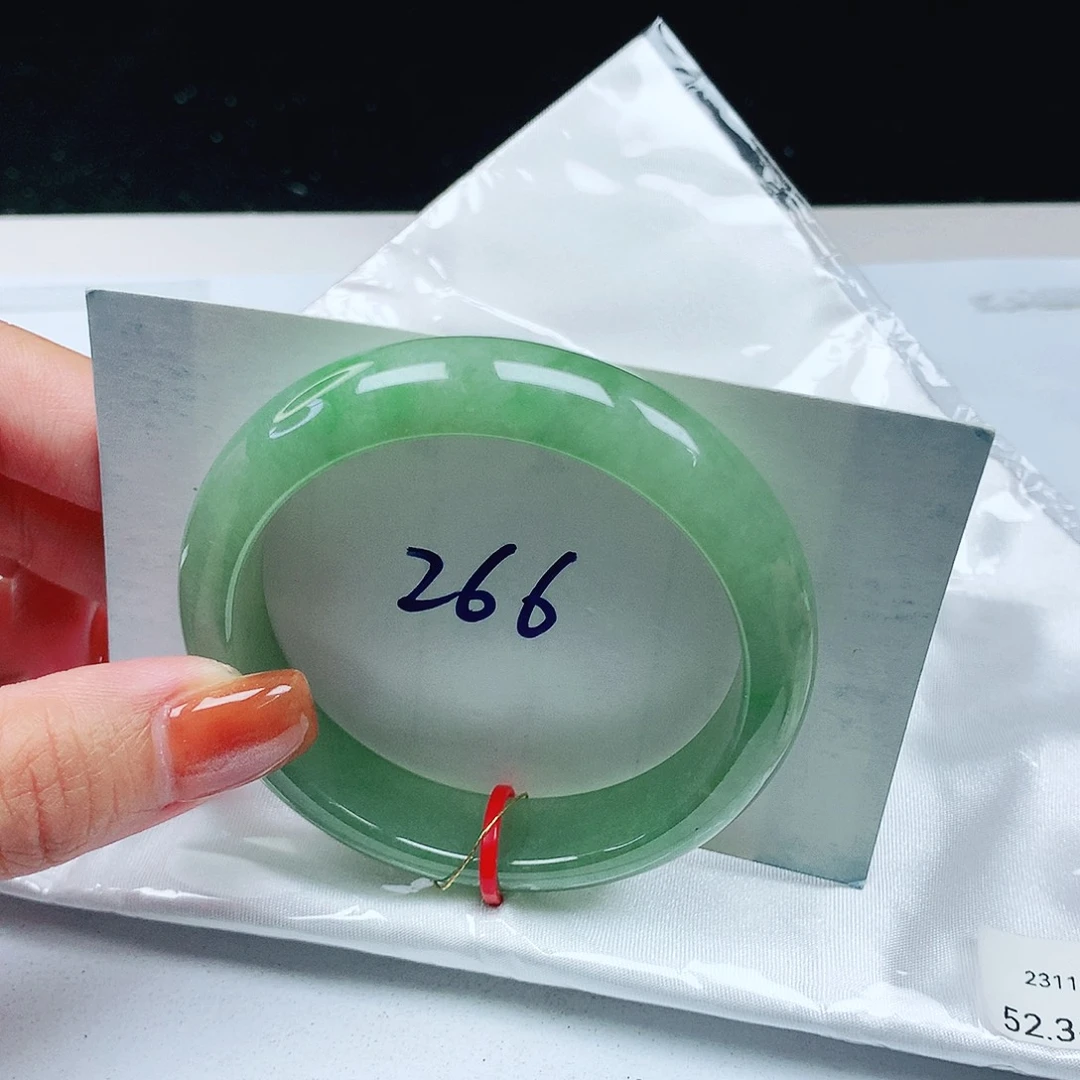 翡翠手镯未镶嵌 正圈52+