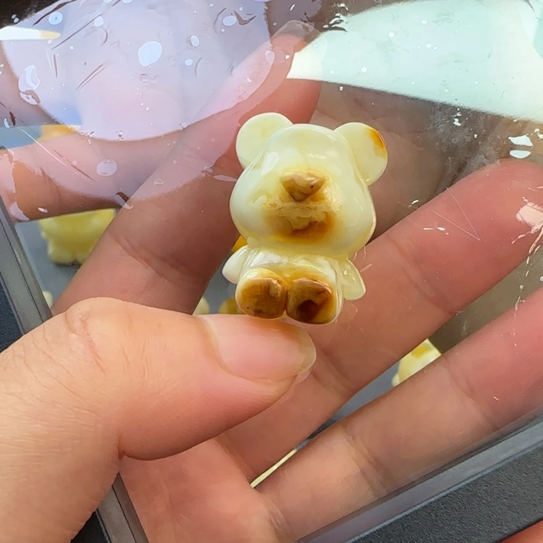 未镶嵌琥珀珠宝奇石