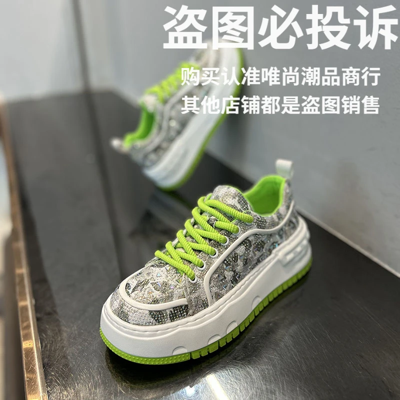 男鞋2025春季新款时尚百搭厚底低帮板鞋布面烫钻印花系带休闲鞋潮