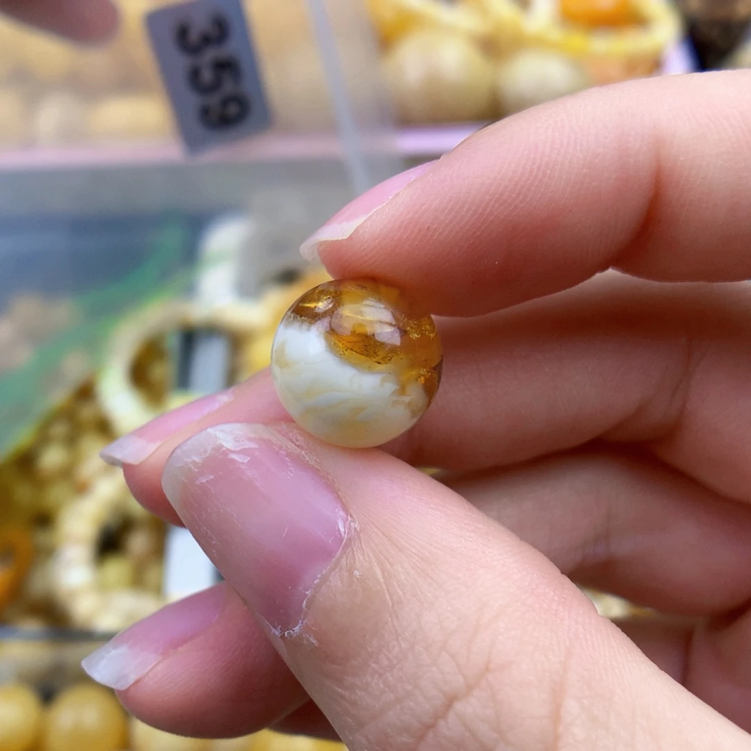 未镶嵌琥珀裸石12