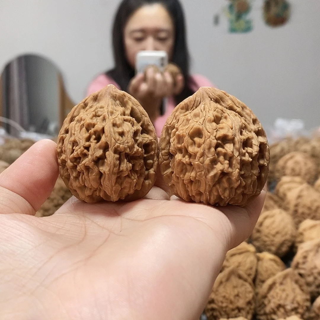 吊坠文玩核桃蚂蚁王40黄尖