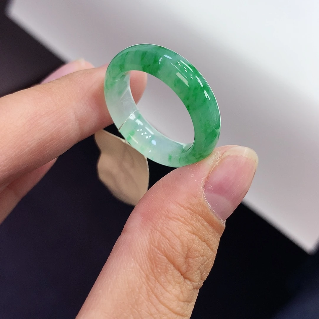 翡翠未镶嵌戒指18号