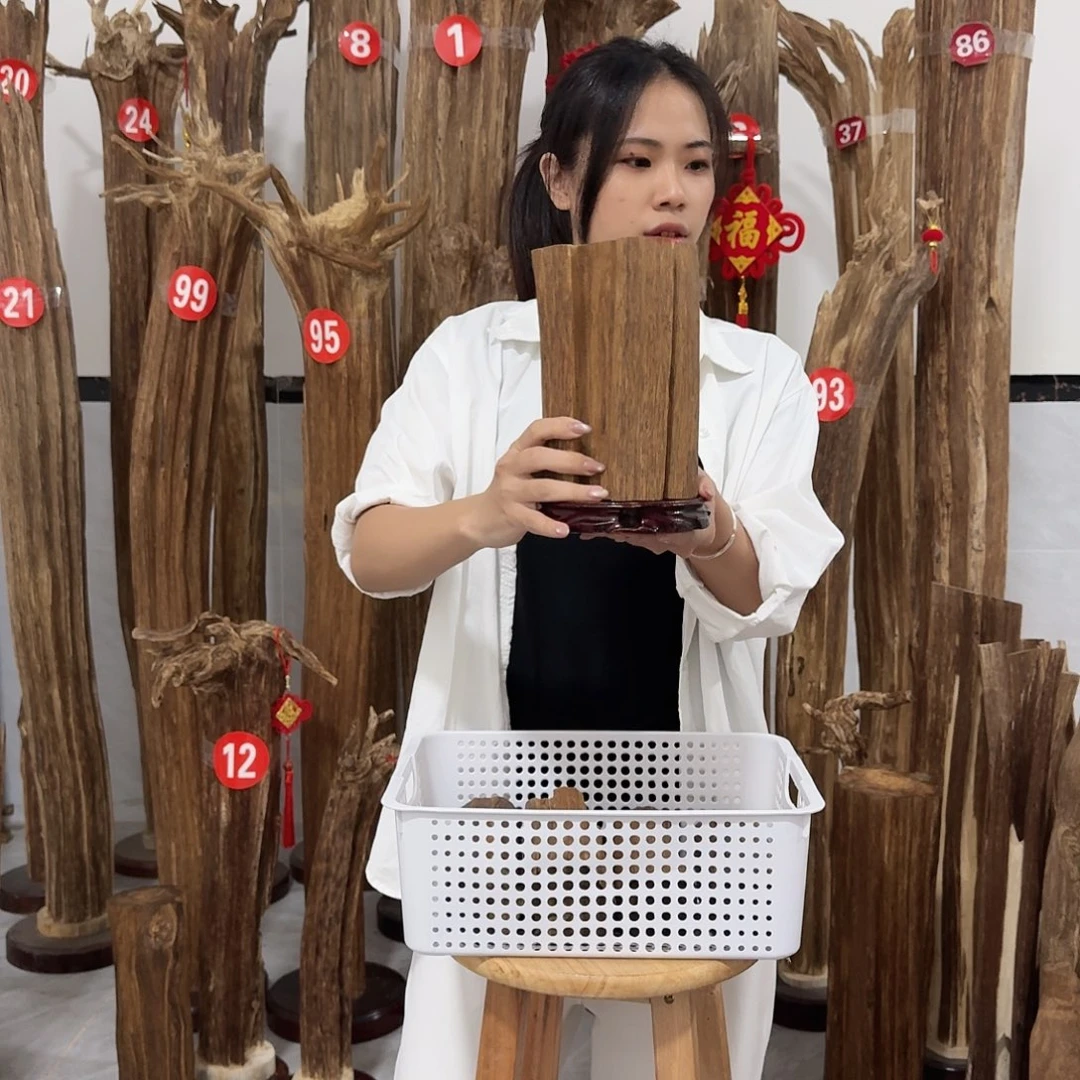 碧***，沉香碎屑沉香原材料