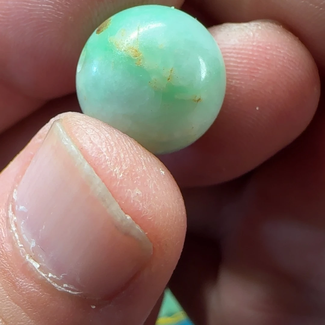 翡翠颈饰未镶嵌西*。