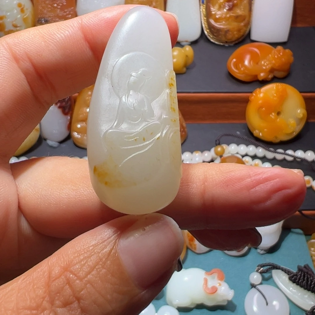 笑***妍和田玉未镶嵌颈饰