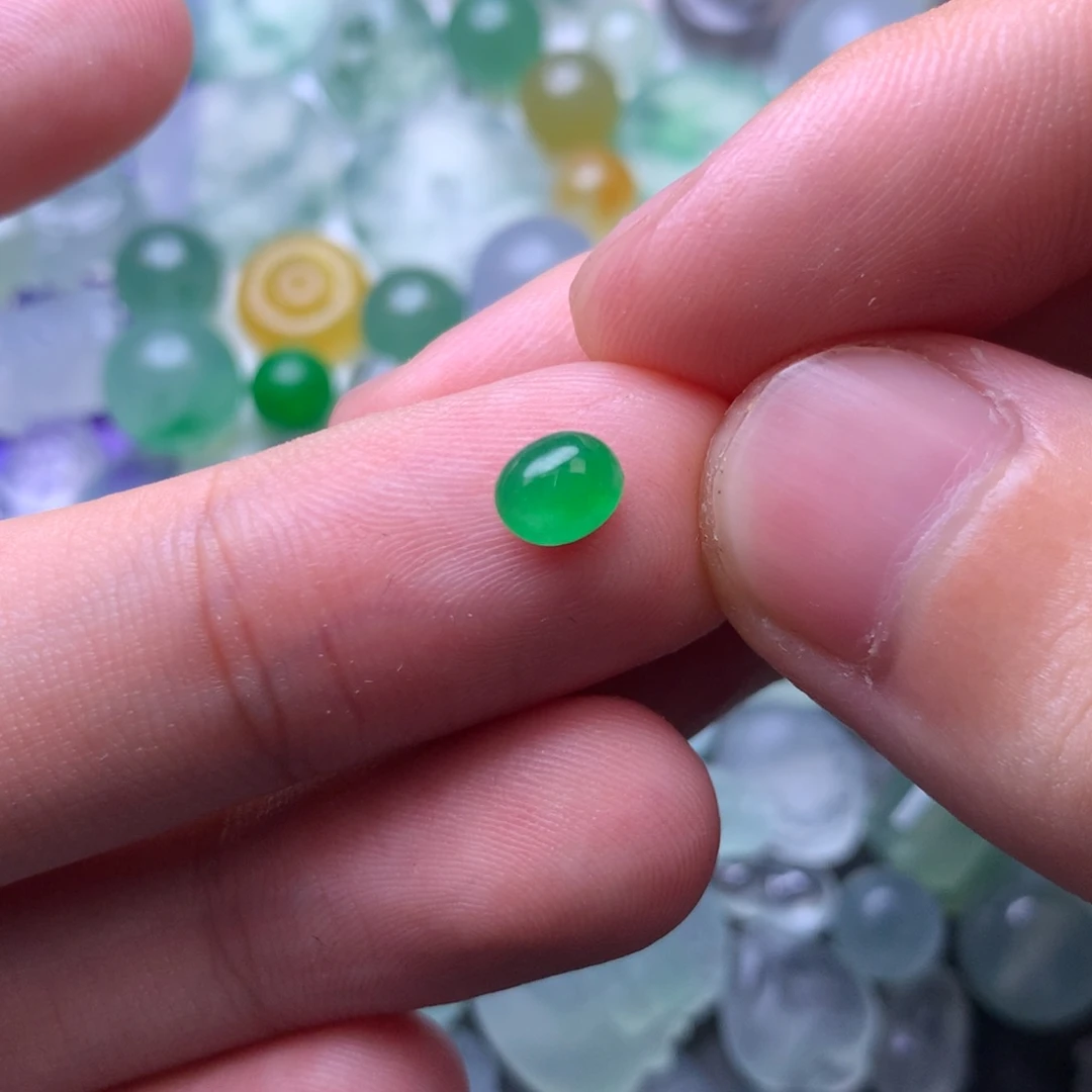 定制翡翠未镶嵌挂件