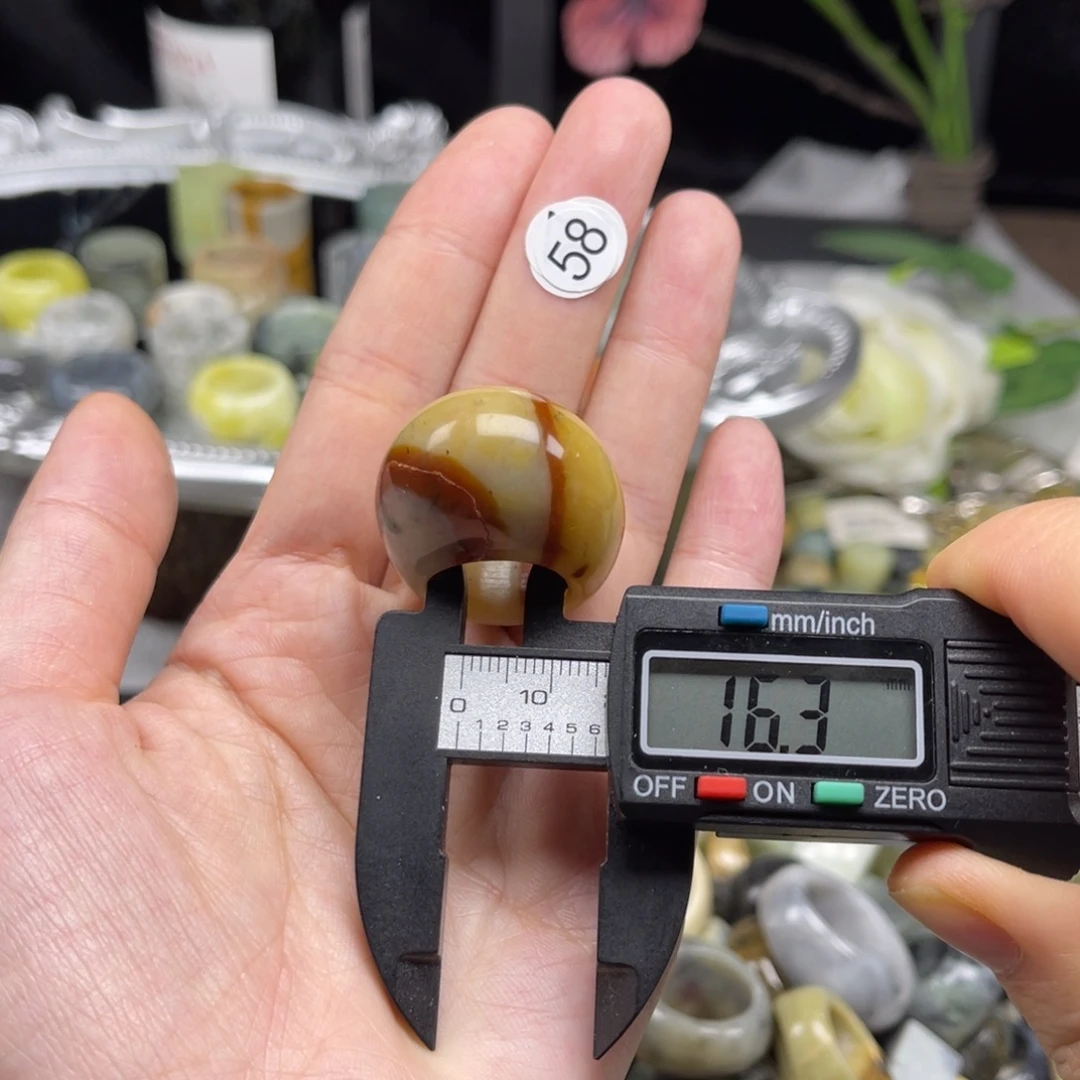 蛇纹石玉未镶嵌戒指