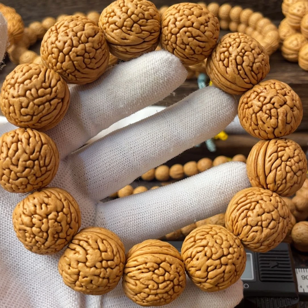 吊坠桃核龙鳞霸王