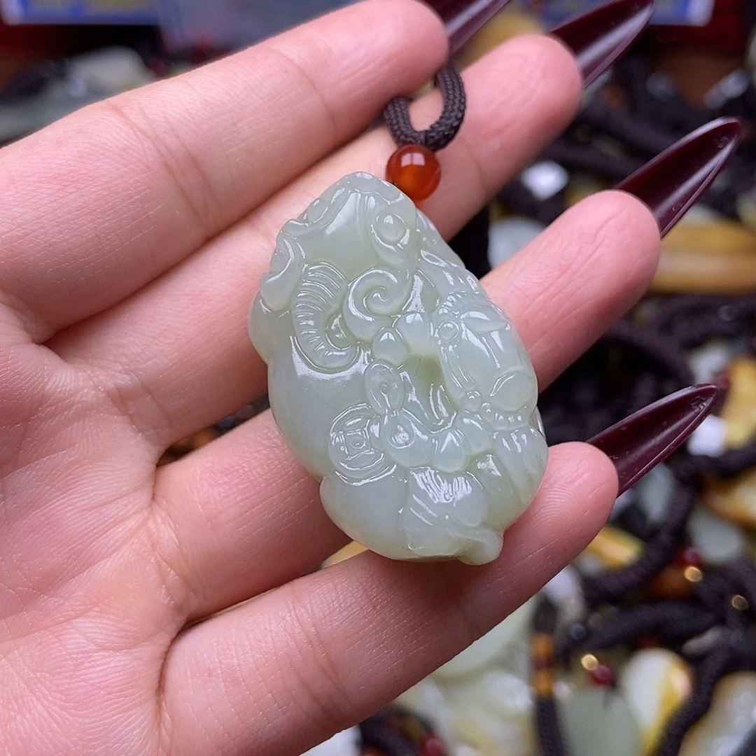 和田玉未镶嵌颈饰