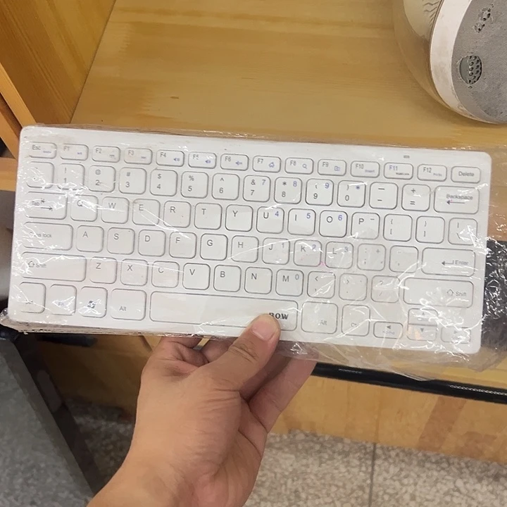 8新蓝牙键盘2.4g全新