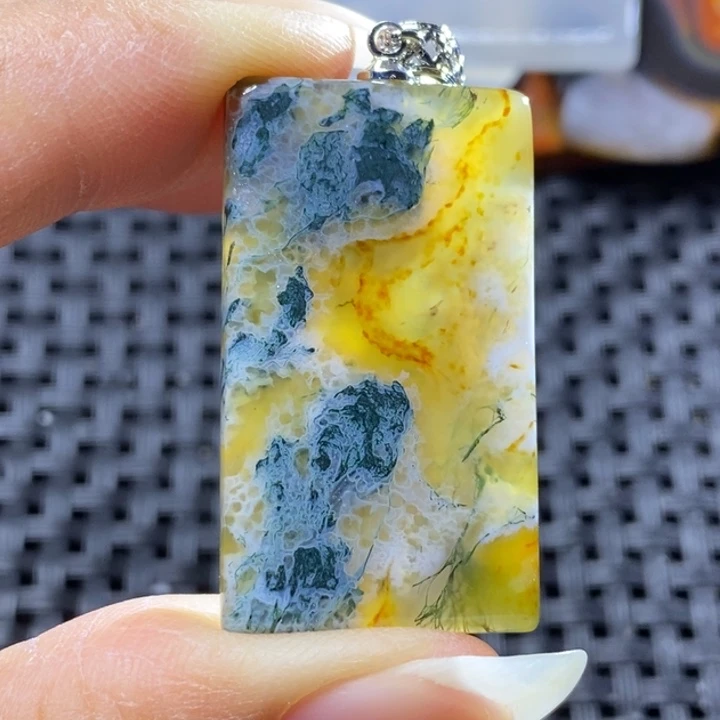 未镶嵌颈饰玛瑙/玉髓李***展