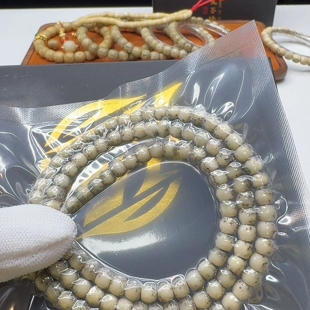 吊坠星月菩提110梵天糯冰绿背河豚 6左右108
