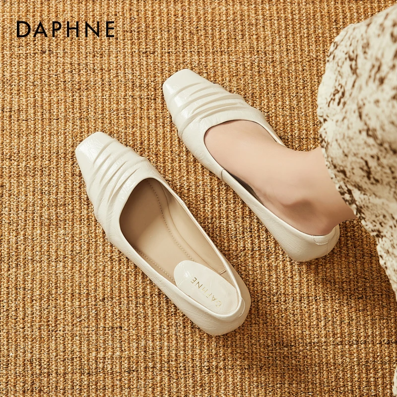 达芙妮简约通勤高跟鞋女2025秋新款舒适不累脚浅口单鞋软皮工作鞋