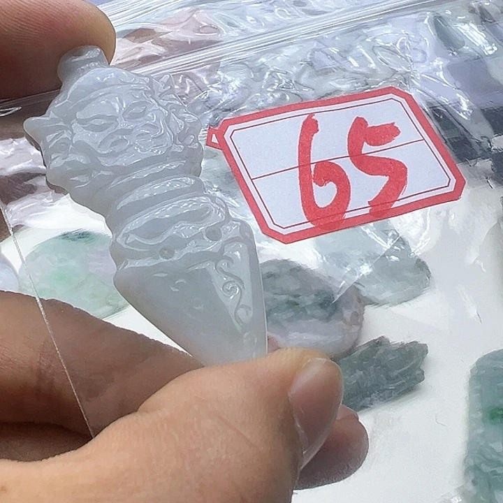 翡翠颈饰未镶嵌天然缅甸翡翠吊坠