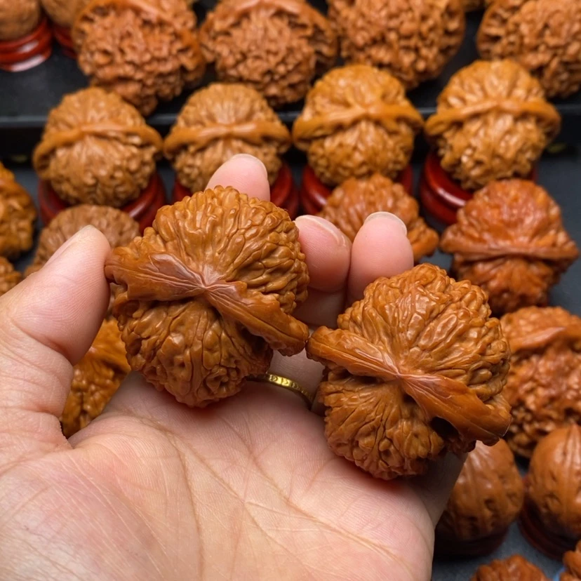 【闪购商品】文玩核桃把件42白狮子