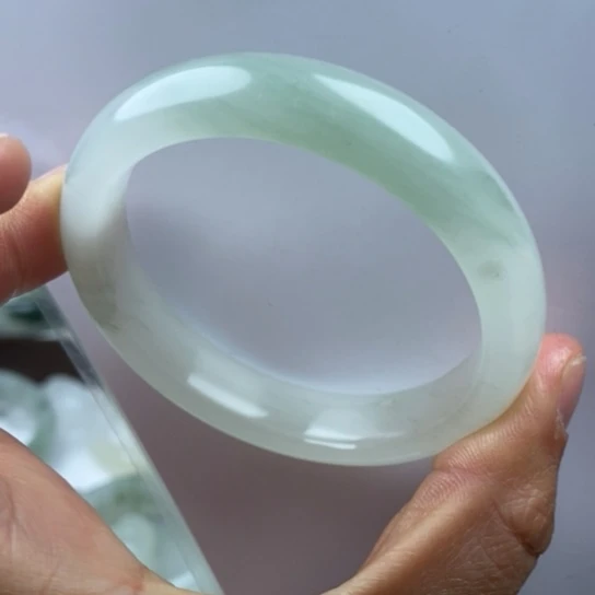 石英质玉（金丝玉）手镯未镶嵌