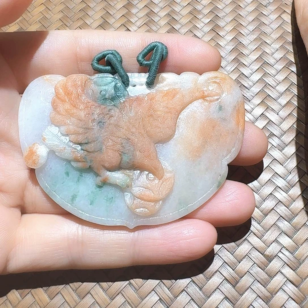 颈饰未镶嵌翡翠个性十足