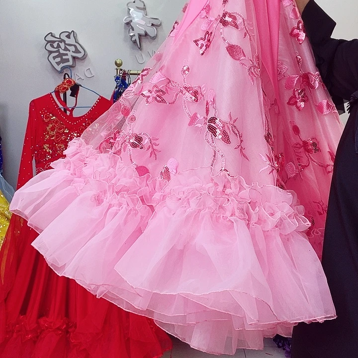 交谊舞的时候也很喜欢他的