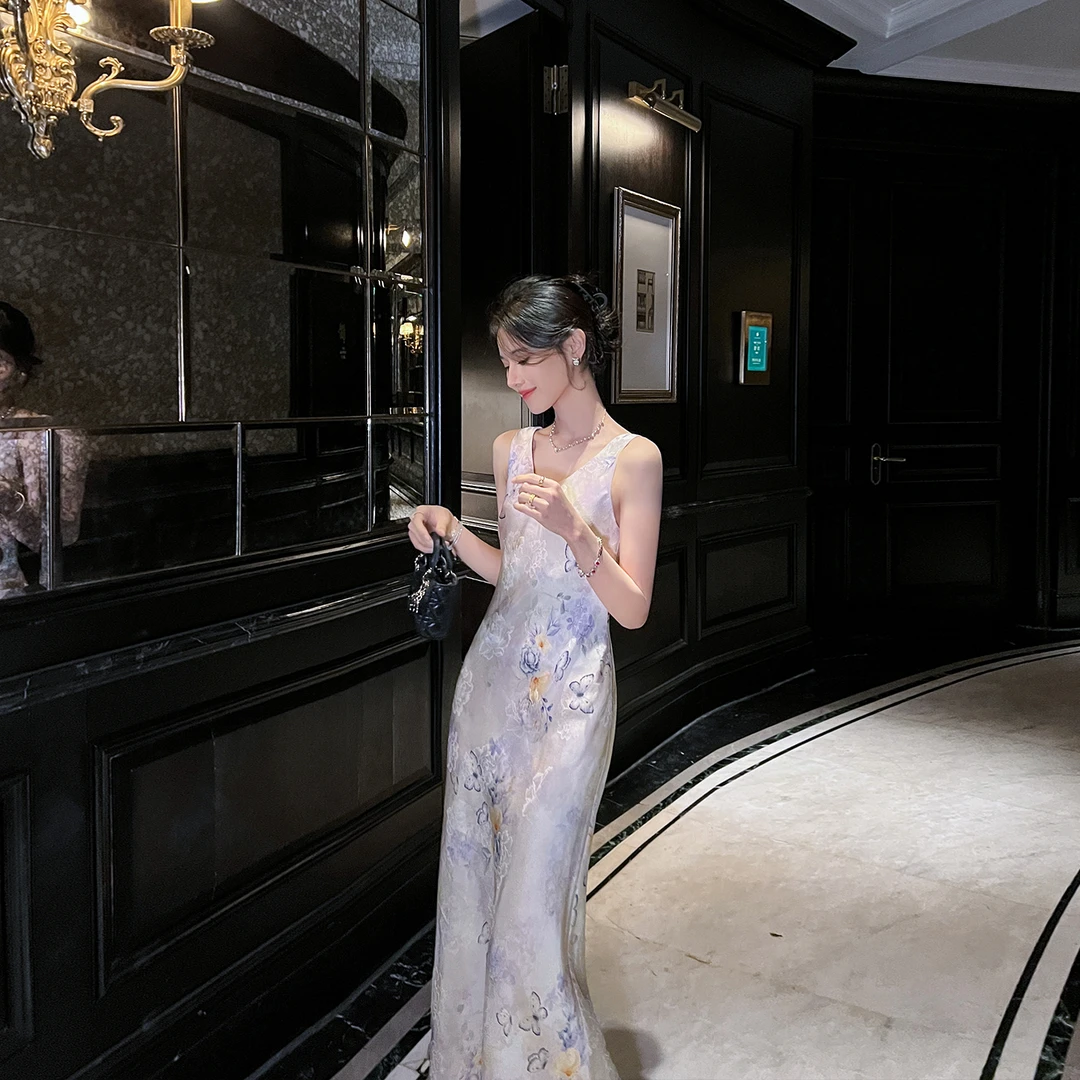 法式人丝提花吊带连衣裙女2025夏季新款高级感缎面气质背心长裙子