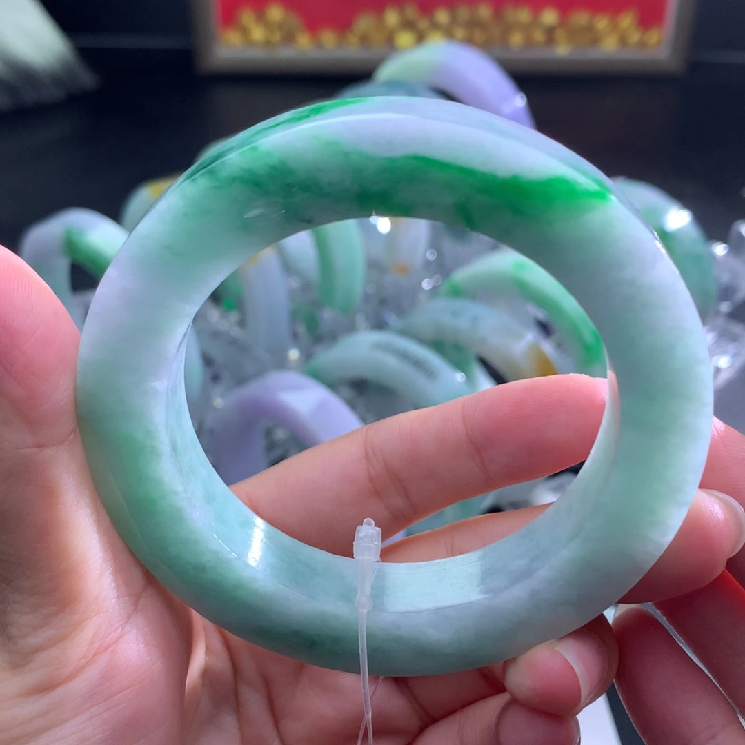 定制翡翠未镶嵌翡翠手镯