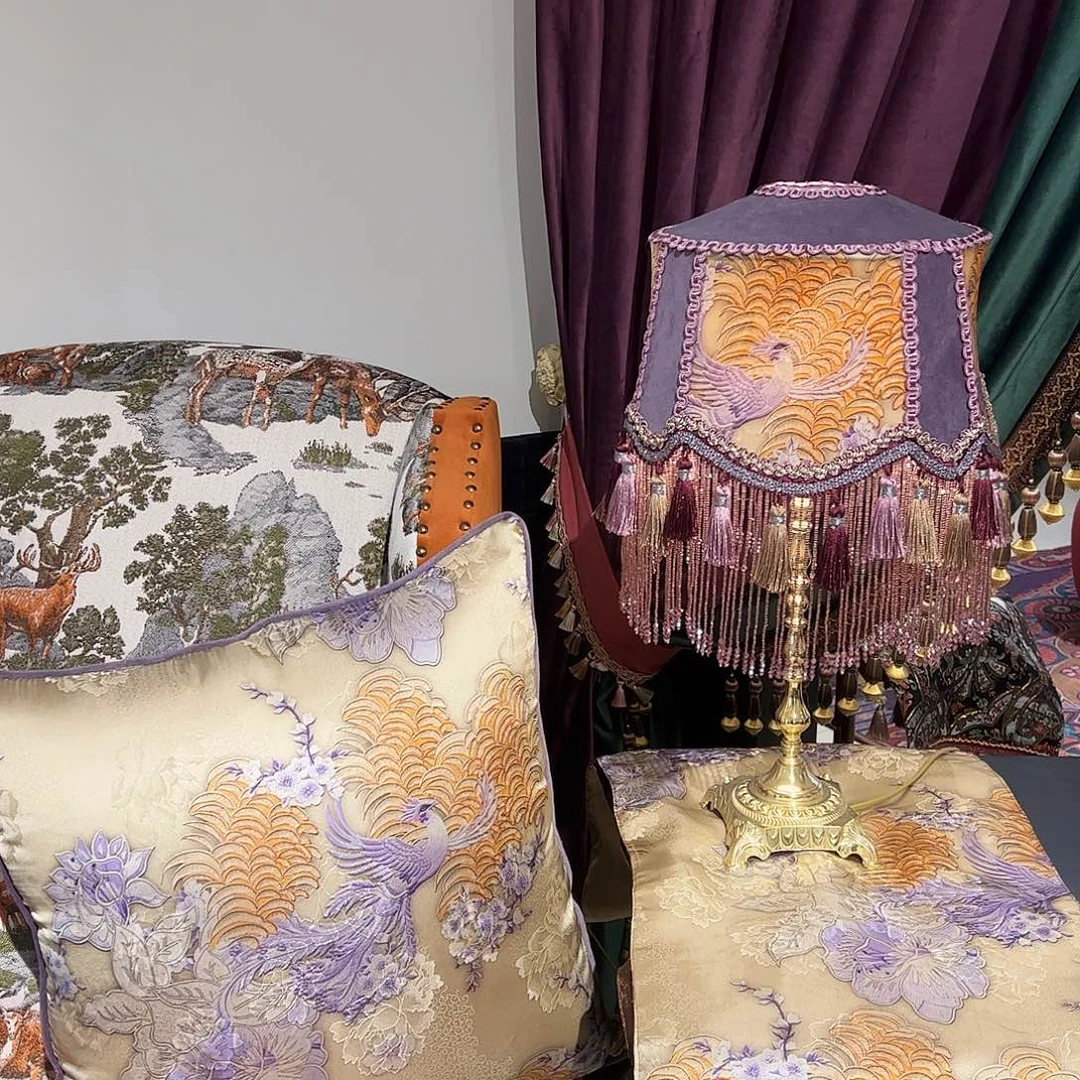 台灯、桌旗，抱枕三件套