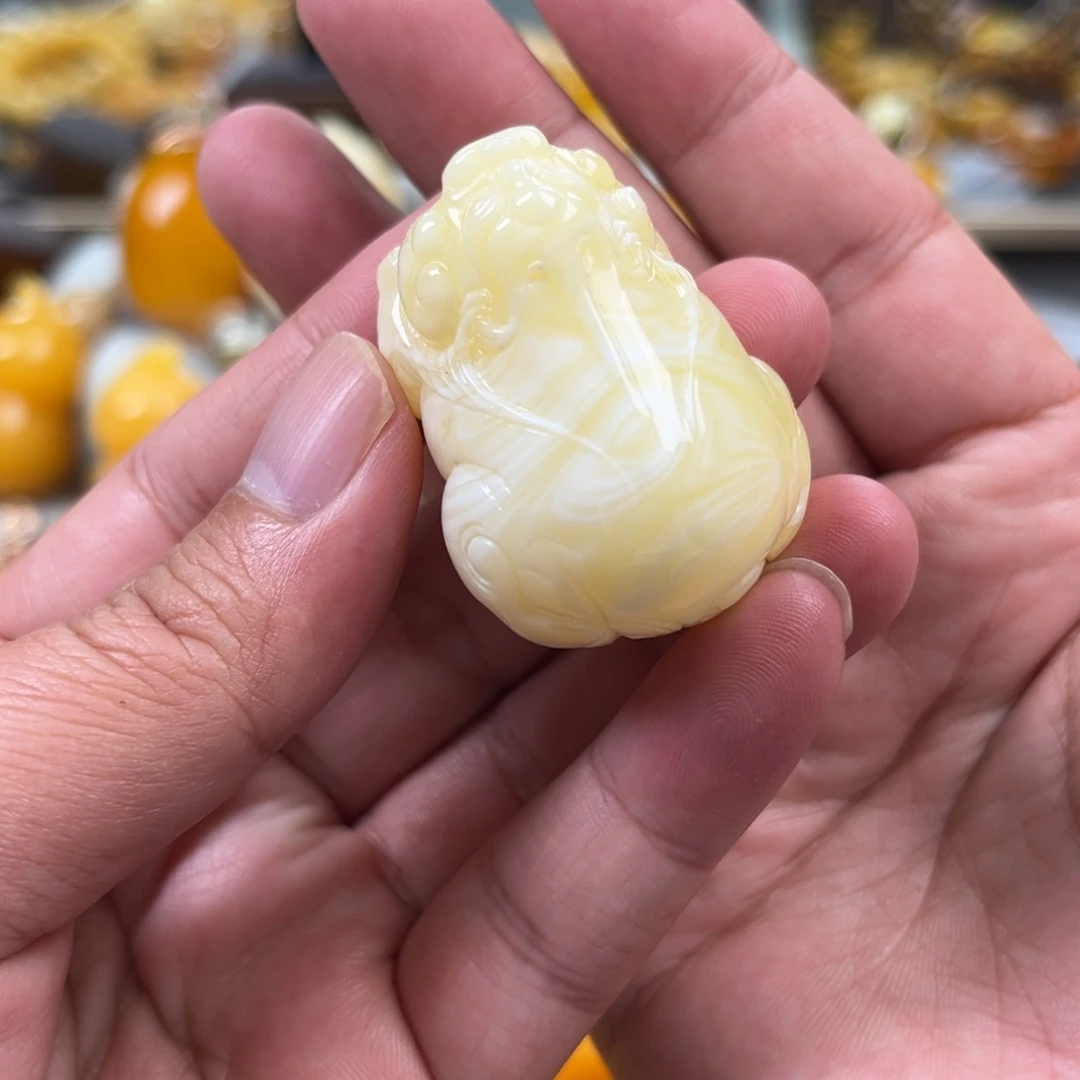 蜜蜡未镶嵌珠宝奇石