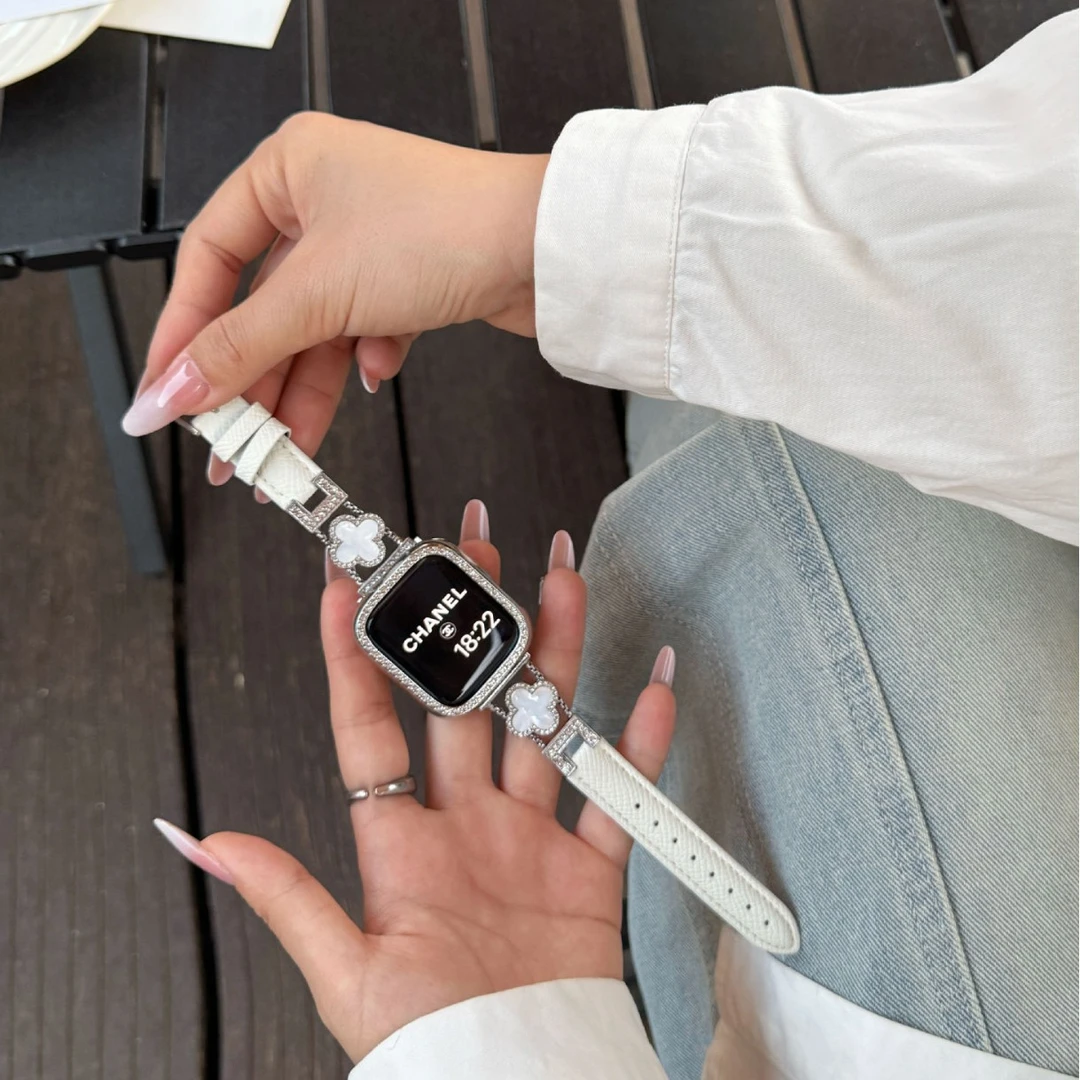 新款四叶草皮质表带适用Applewatch苹果手表S10小众ins女s987se夏