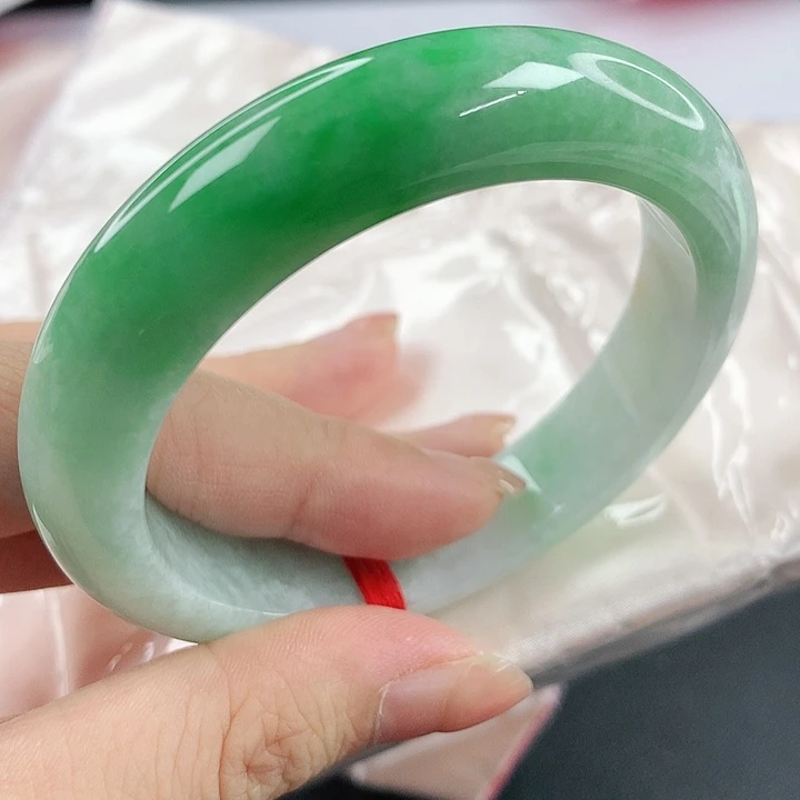 未镶嵌手镯翡翠，780