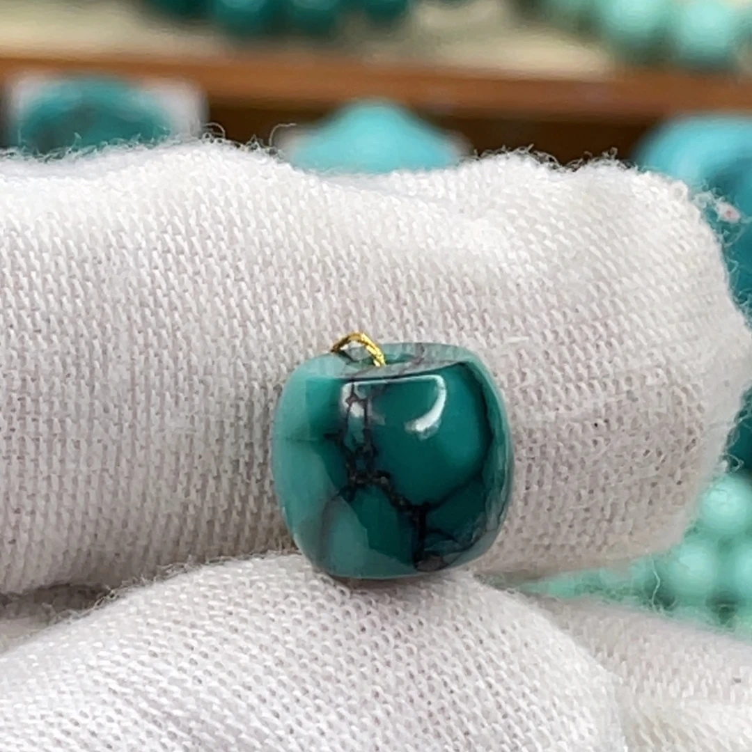 绿松石未镶嵌挂件