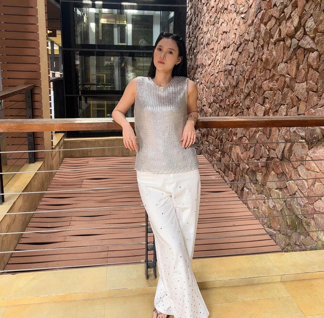 ZOU11/高腰钉钻拖地长裤原创设计直筒裤牛仔裤百搭时尚白色